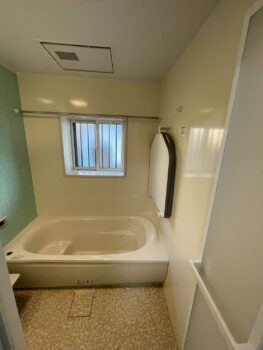 飯能市 浴室・洗面室リフォーム 窓も取り換えて断熱性アップ