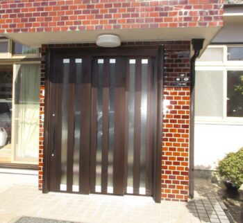 飯能市 【玄関ドア交換】 開口が広く取れる便利な玄関へ