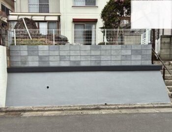 入間市 エクステリアリフォーム 土圧で傾いたブロック塀の修復&擁壁修復 お家全体の見栄えもアップ